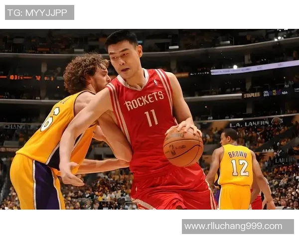 狼与姚明的传奇碰撞：从篮球场到野生动物保护的跨界故事